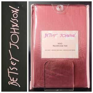 Betsey Johnson‎ Mulberry Wine Red Satin King Pillowcases 20 X 40 NIP
